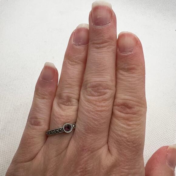 Purple gem ring with VII inscribed victorian textured silver ring band - size 7 - Picture 6 of 9